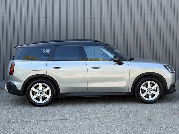 MINI Countryman SE 6 of 30