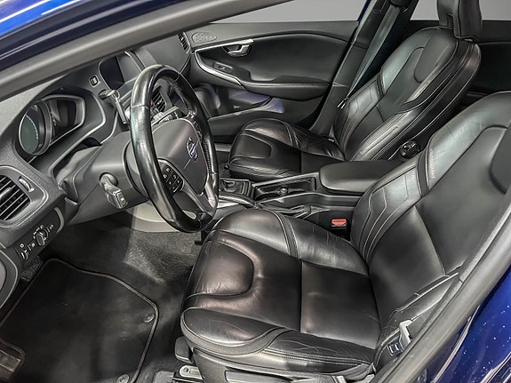 Volvo V40 Cross Country 11 of 27