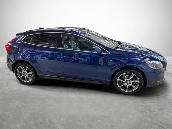 Volvo V40 Cross Country 6 of 27