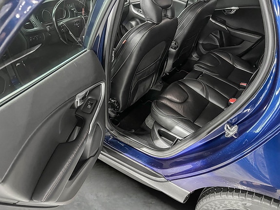 Volvo V40 Cross Country 20 of 27