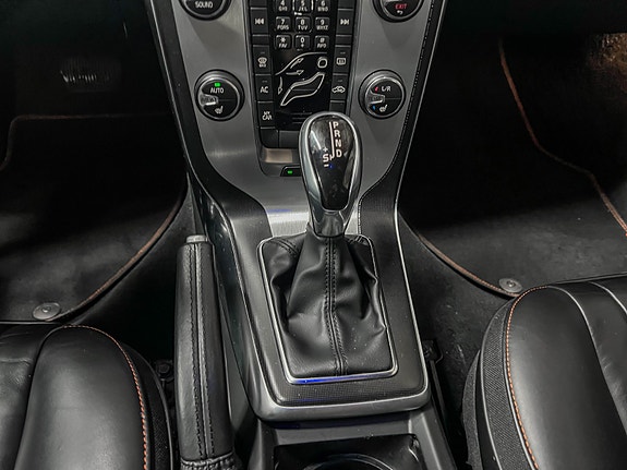 Volvo V40 Cross Country 15 of 27