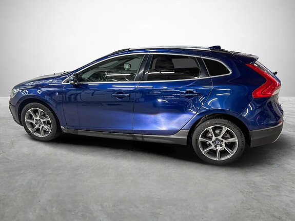 Volvo V40 Cross Country 2 of 27