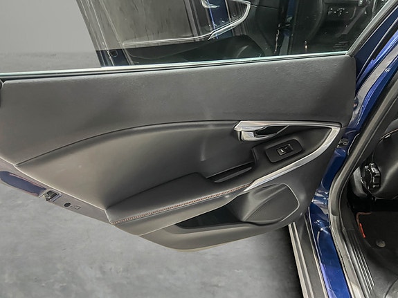 Volvo V40 Cross Country 19 of 27