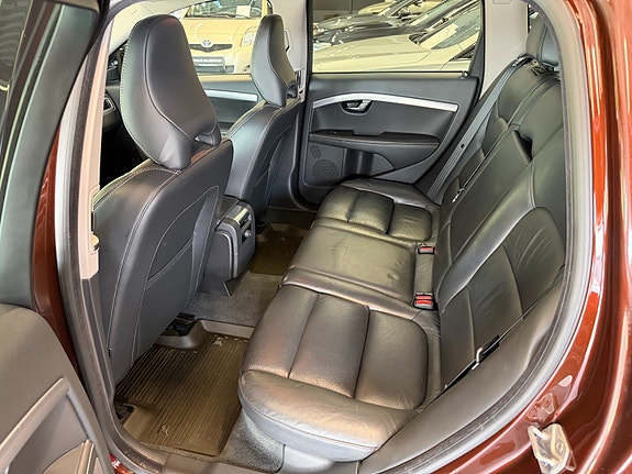 Volvo XC70 11 of 13