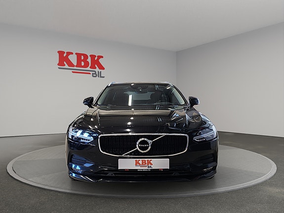 Volvo V90 2 of 30