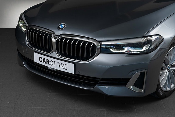 BMW 530i 2 of 26