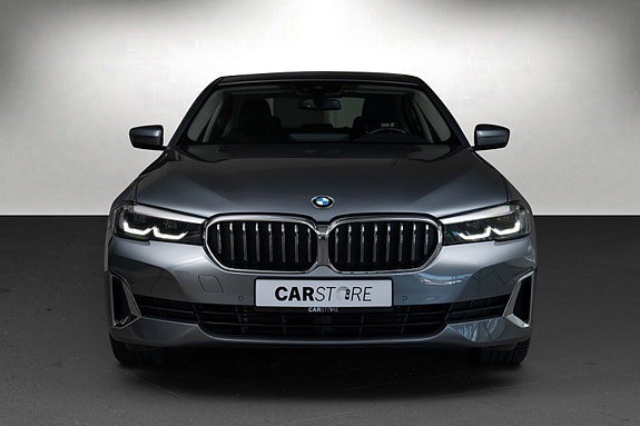 BMW 530i 4 of 26