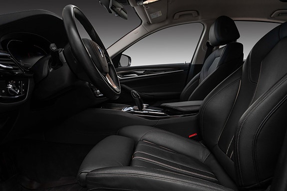 BMW 530i 17 of 26