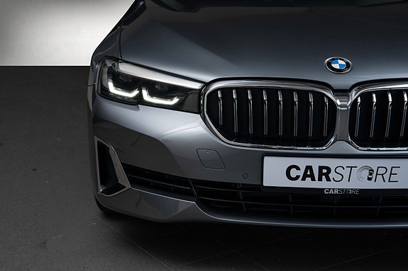 BMW 530i 5 of 26