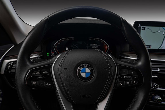 BMW 530i 11 of 26