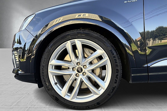 Audi Q7 4 of 30