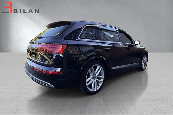 Audi Q7 10 of 30