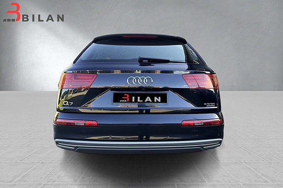 Audi Q7 8 of 30