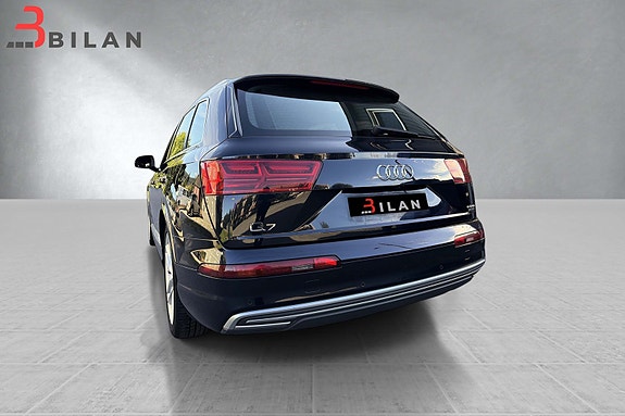 Audi Q7 7 of 30