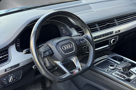Audi Q7 21 of 30