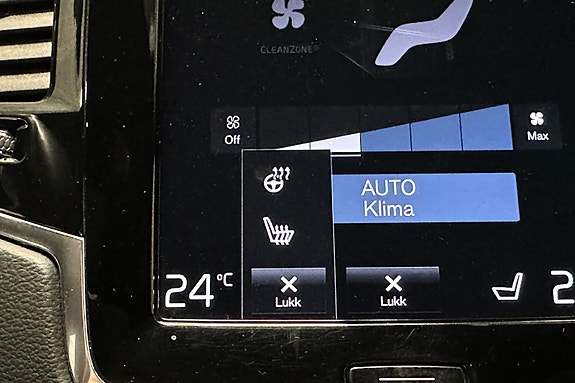 Volvo XC90 13 of 16