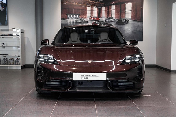 Porsche Taycan 12 of 30