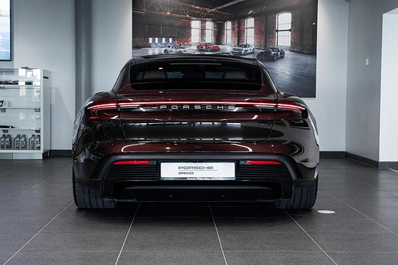 Porsche Taycan 5 of 30