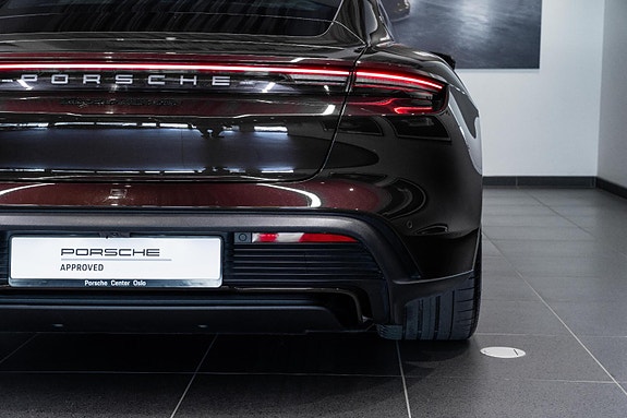 Porsche Taycan 6 of 30