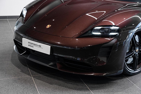 Porsche Taycan 14 of 30