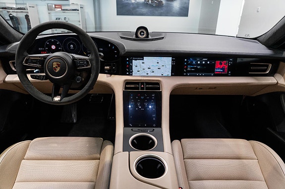 Porsche Taycan 16 of 30