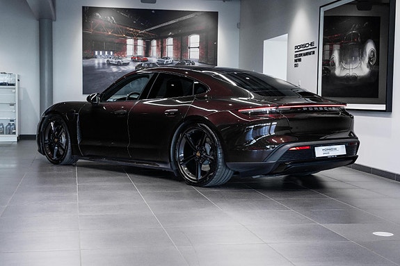 Porsche Taycan 3 of 30