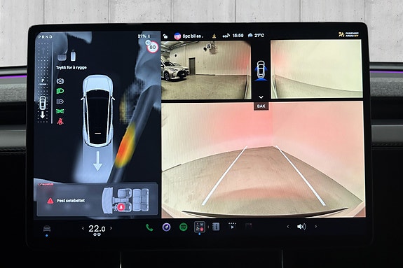 Tesla Model Y 13 of 18