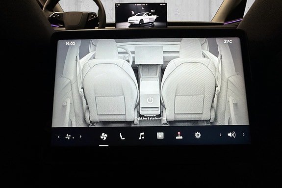 Tesla Model Y 17 of 18