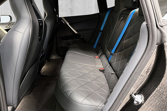 BMW iX 13 of 19