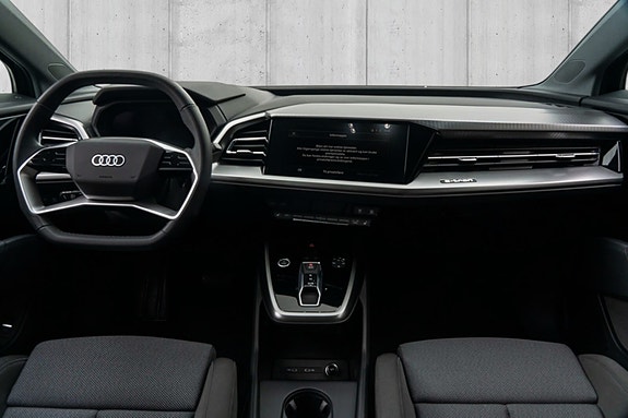 Audi Q4 e-tron 7 of 15