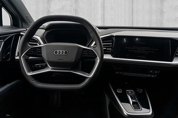 Audi Q4 e-tron 9 of 15