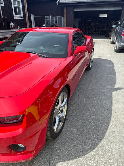 Chevrolet Camaro 2 of 9