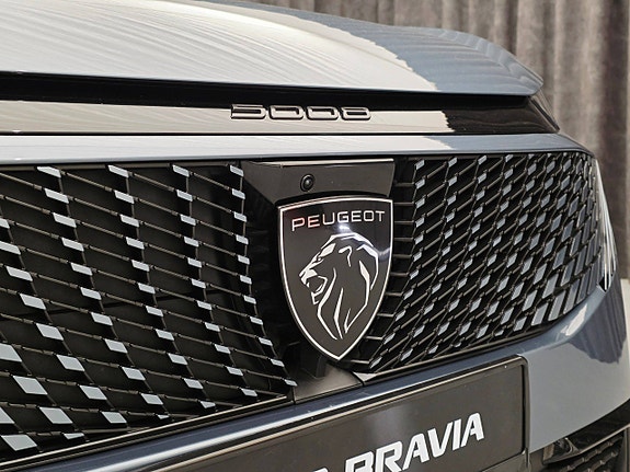 Peugeot e-5008 12 of 30