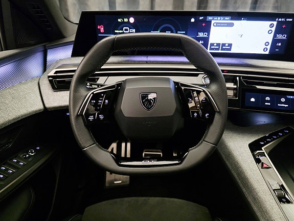 Peugeot e-5008 30 of 30