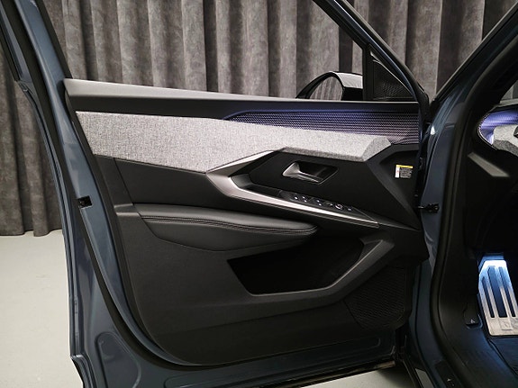 Peugeot e-5008 19 of 30