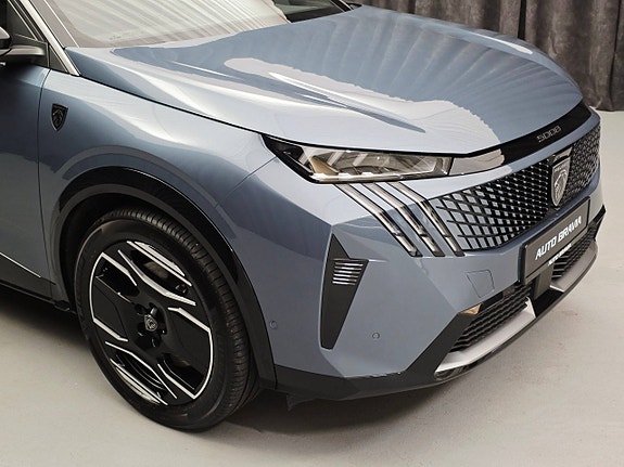 Peugeot e-5008 10 of 30
