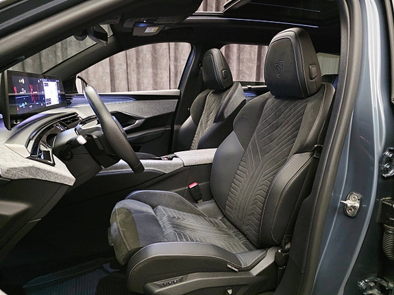 Peugeot e-5008 22 of 30