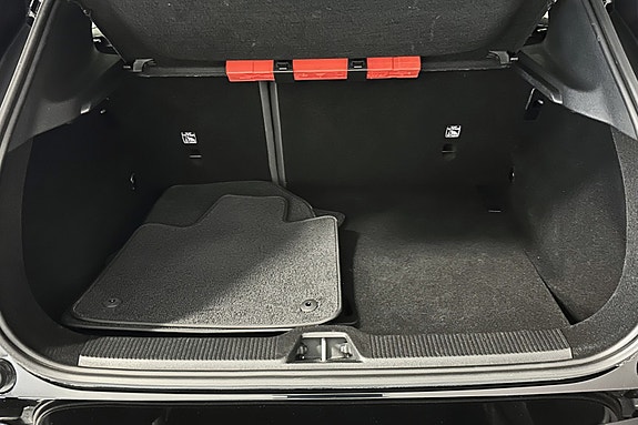 Volvo EX30 16 of 16