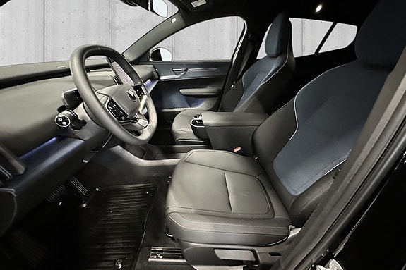 Volvo EX30 7 of 16