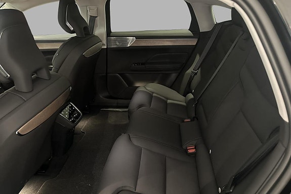 Volvo ES90 19 of 25