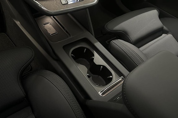 Volvo ES90 16 of 25