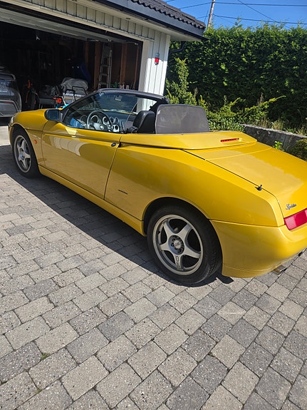 Alfa Romeo Spider 3 of 10