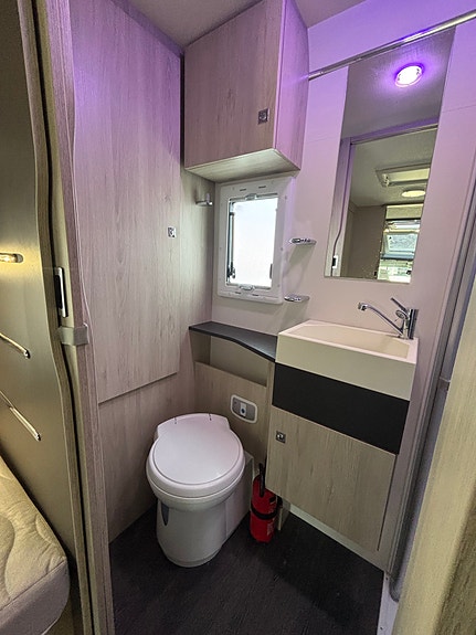 Challenger 357 Special Edition HØSTKAMPANJE/Klasse B/Enkle senger/Tv/Solcelle 20 of 30