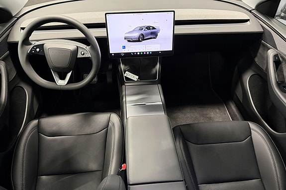 Tesla Model Y 7 of 15