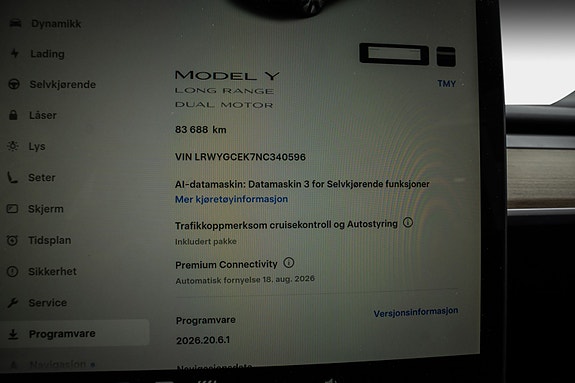 Tesla Model Y 14 of 30