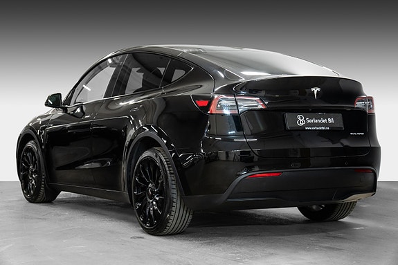 Tesla Model Y 4 of 30