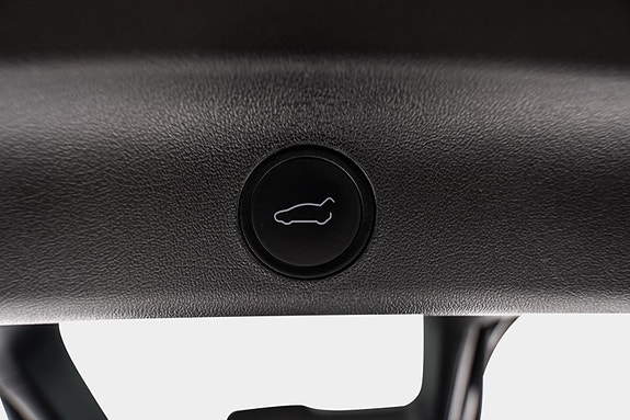 Tesla Model Y 27 of 30