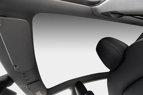 Tesla Model Y 22 of 30