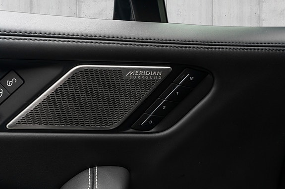 Jaguar I-PACE 16 of 20
