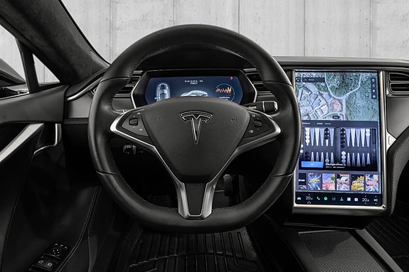 Tesla Model S 8 of 18